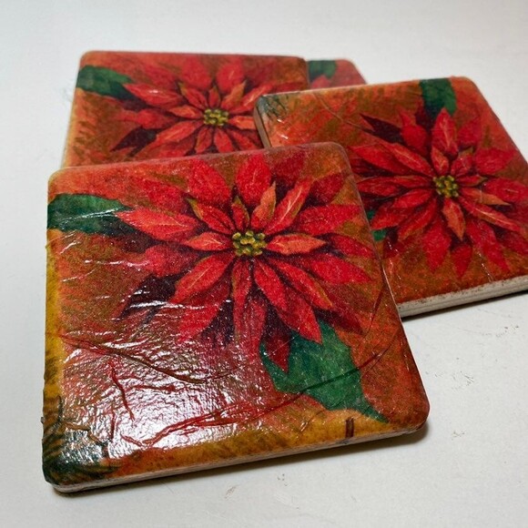 Poinsettia Christmas 4 Coasters Felt Back Red/Green 4" Square - Picture 2 of 5